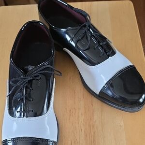 Elegant Two-Tone Men's Oxford Shoes